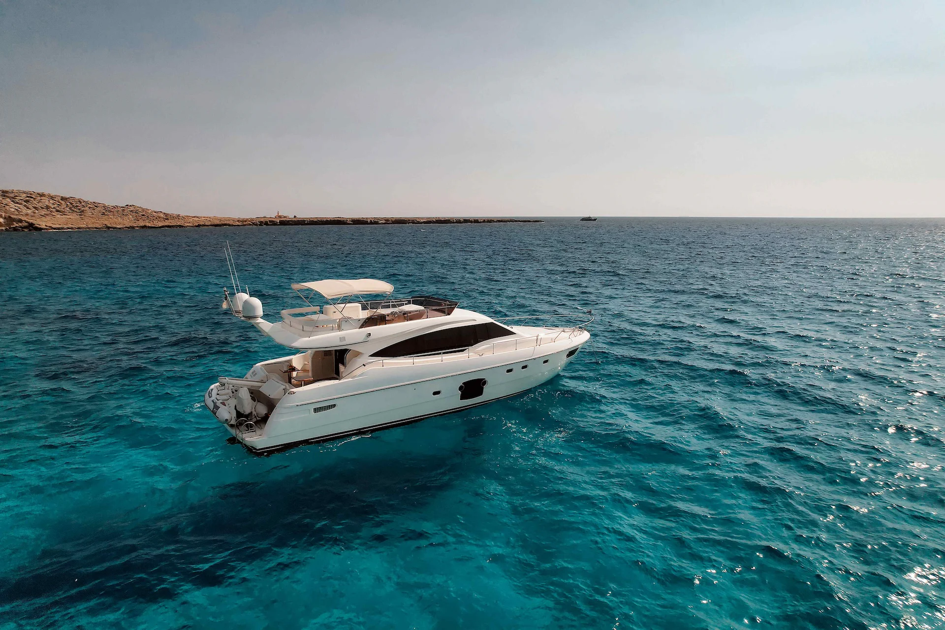 FERRETTI 592